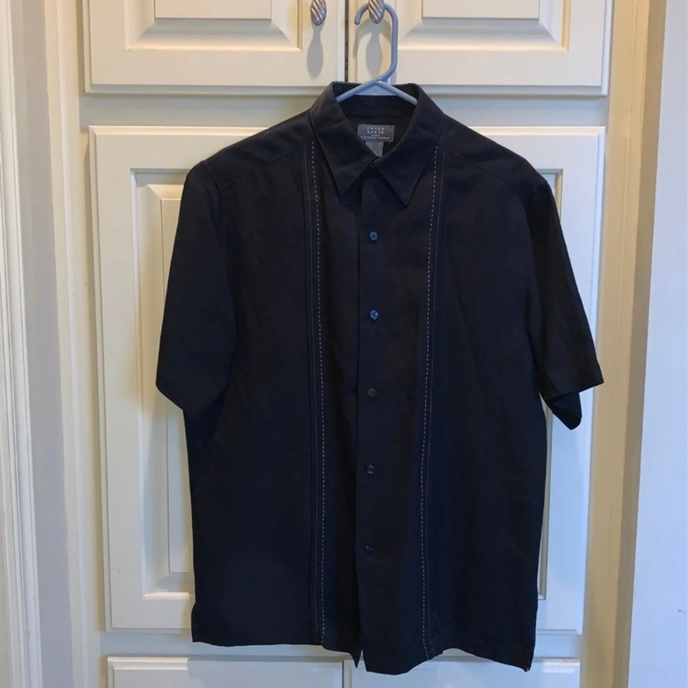 Crazy Horse  A Claiborne brand button up Linen shirt 👕 size Small mens